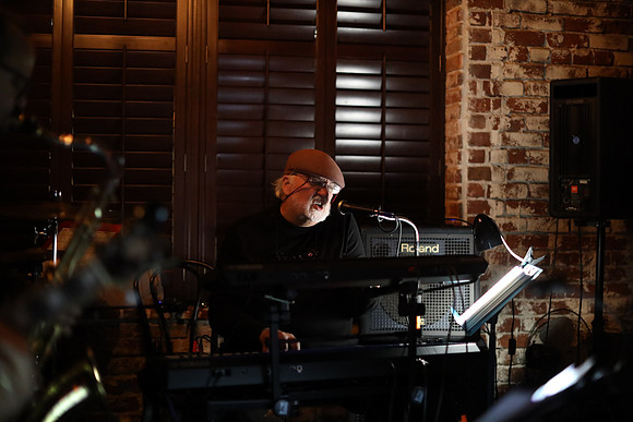band_33