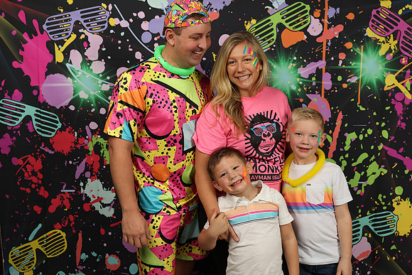 neonnight_manny_33