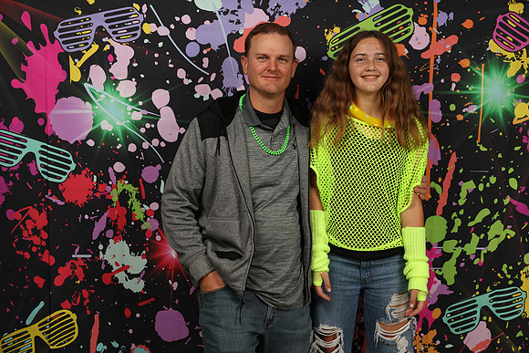 neonnight_manny_64